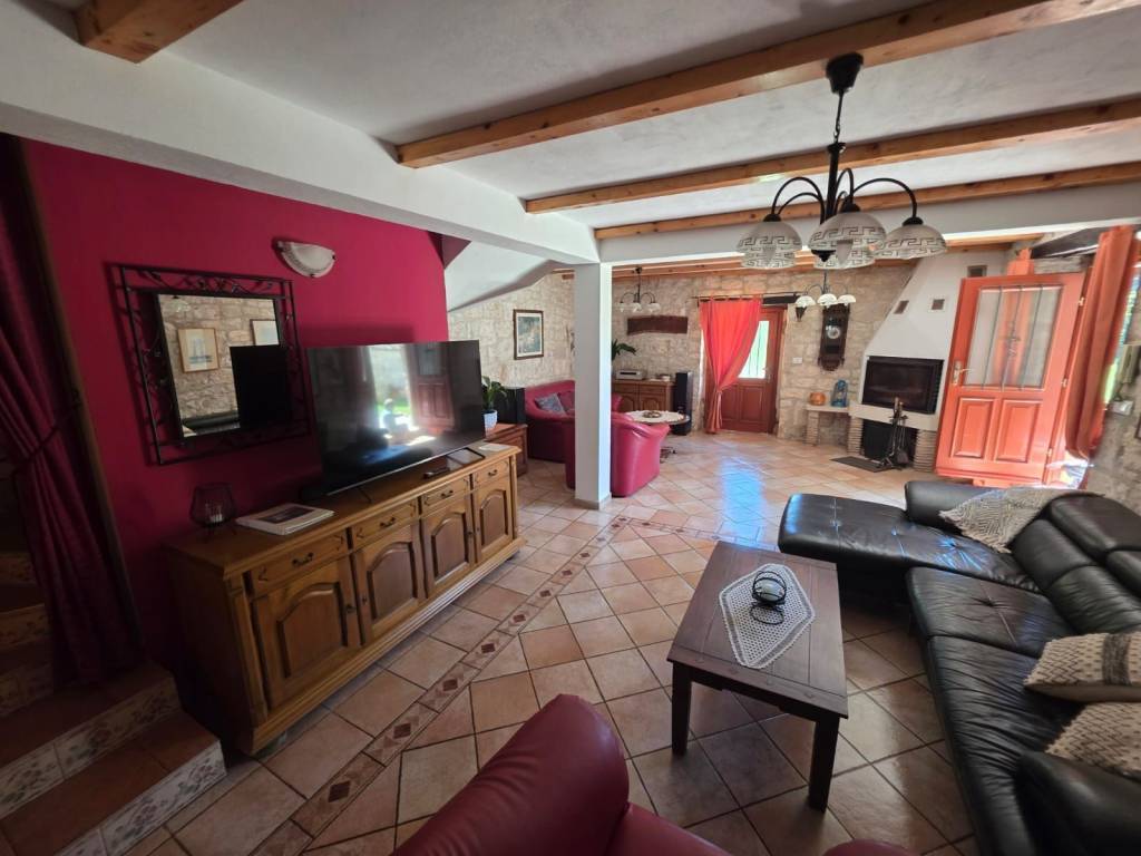 Kamena kuća, Prodaja, Tinjan, Tinjan