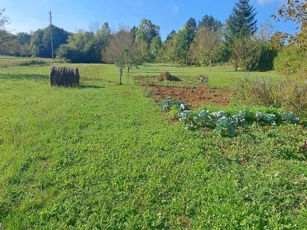 Kuća prizemnica, Prodaja, Lovinac, Ličko Cerje