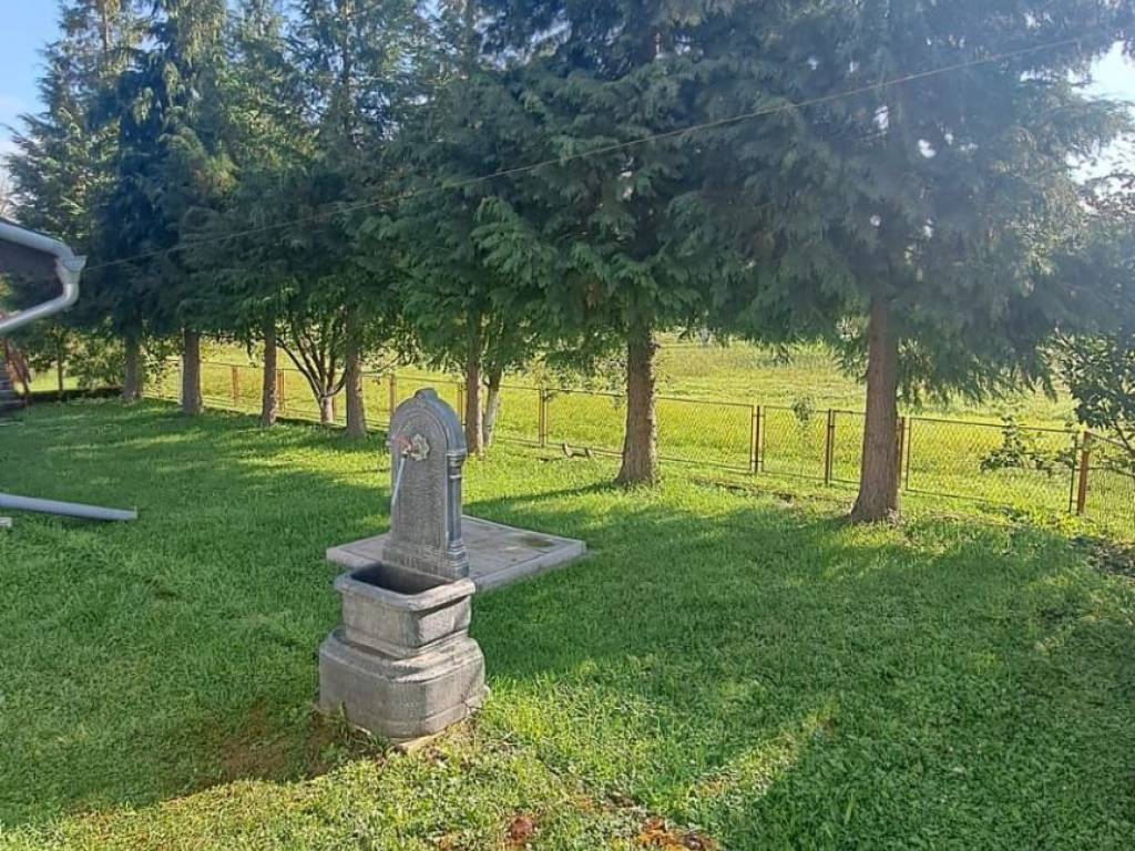 Kuća prizemnica, Prodaja, Lovinac, Ličko Cerje