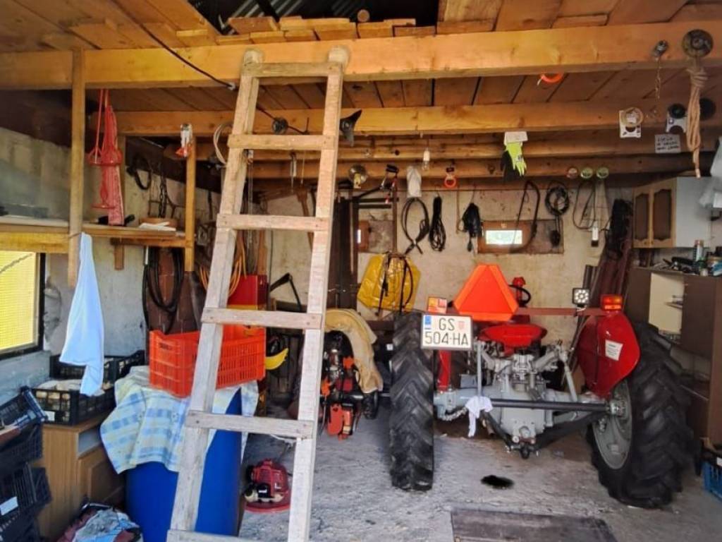 Kuća prizemnica, Prodaja, Lovinac, Ličko Cerje