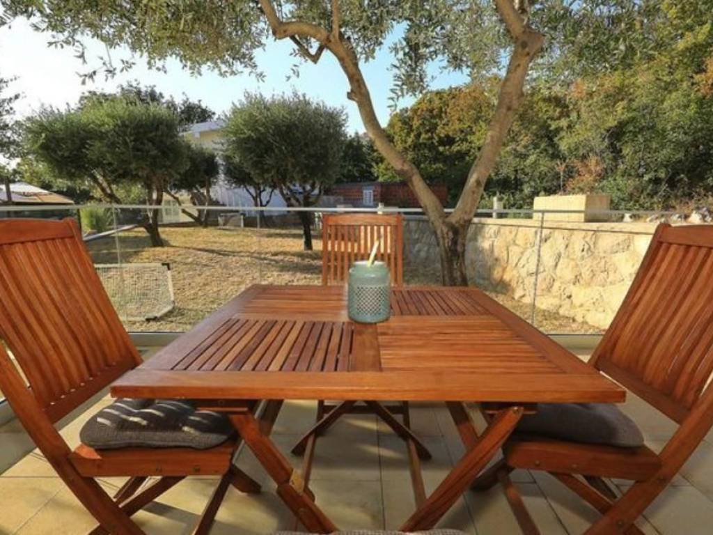 Vila, Prodaja, Starigrad, Tribanj