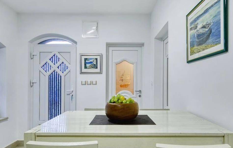 Vila, Prodaja, Starigrad, Tribanj