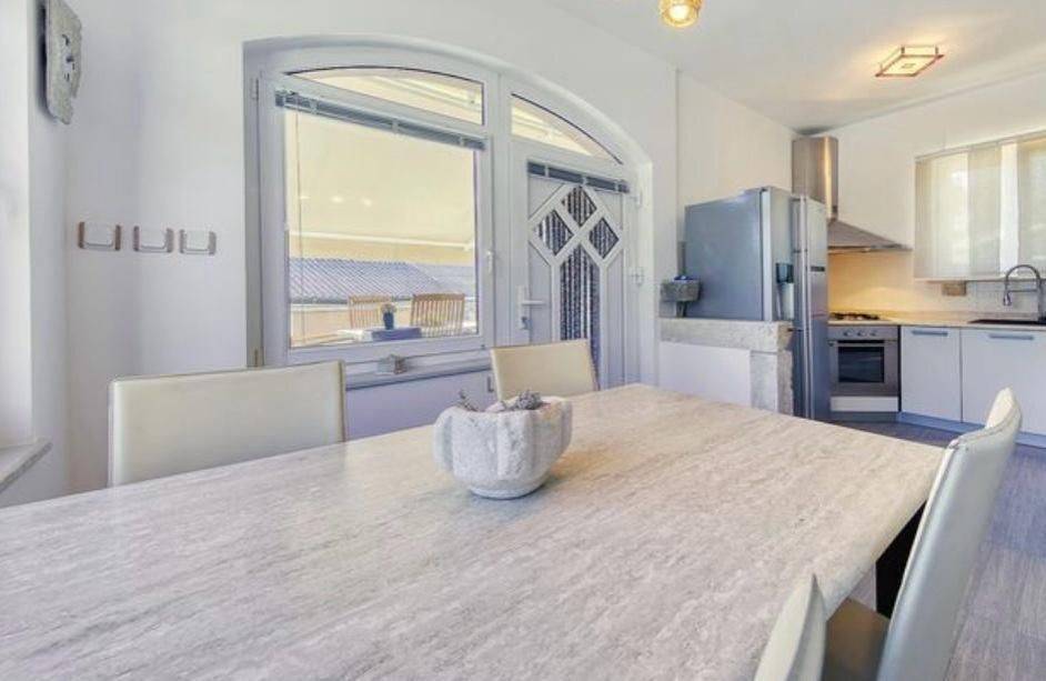 Vila, Prodaja, Starigrad, Tribanj