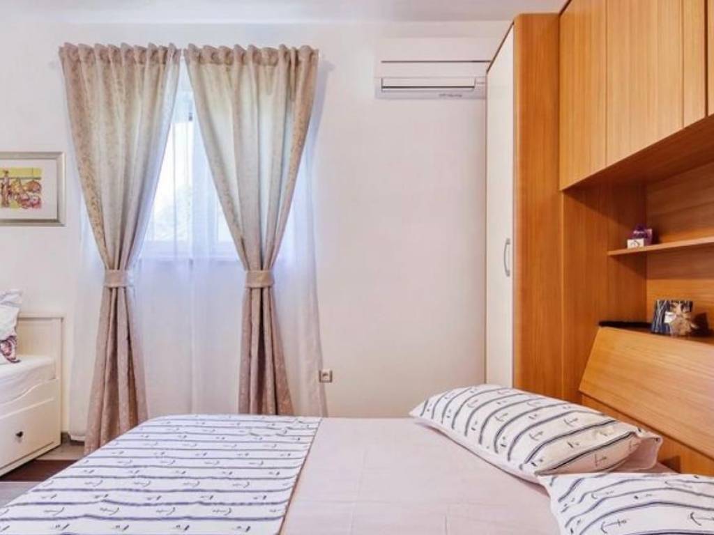 Vila, Prodaja, Starigrad, Tribanj