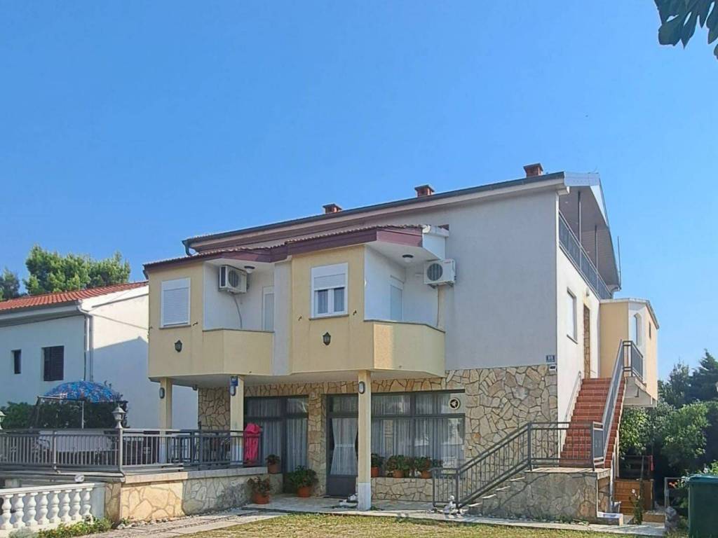Apartmanska kuća, Prodaja, Starigrad, Seline