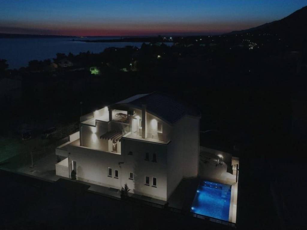 Vila, Prodaja, Starigrad, Seline