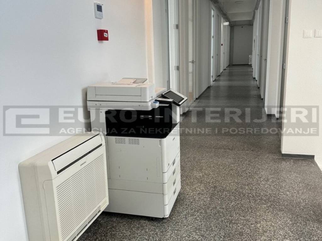 Zagreb, zakup uredskog prostora Crnomerec - hodnik s kopirkom