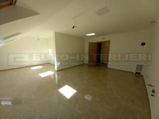 Prodajemo adaptiran stan u potkrovlju - Požega 86