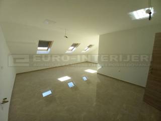 Prodajemo adaptiran stan u potkrovlju - Požega 86