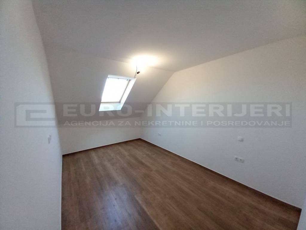 Prodajemo adaptiran stan u potkrovlju - Požega 86