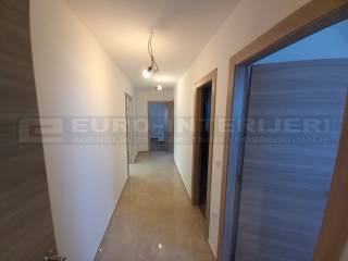 Prodajemo adaptiran stan u potkrovlju - Požega 86