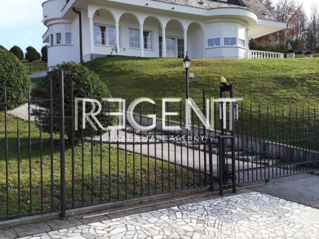 PHOTO-2023-10-16-11-18-36 2