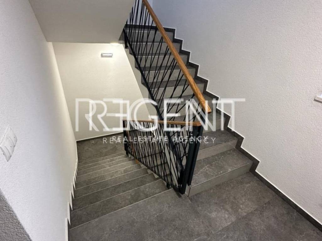 6da446ba-e1ff-4e74-9a2b-cd11d7adc87f 2