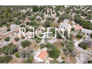 Drvenik Veliki zemljiste