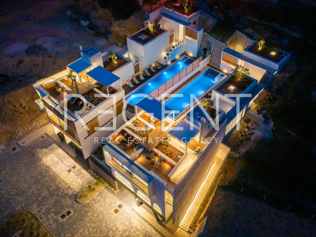 Villa Bura i Maestral skupno