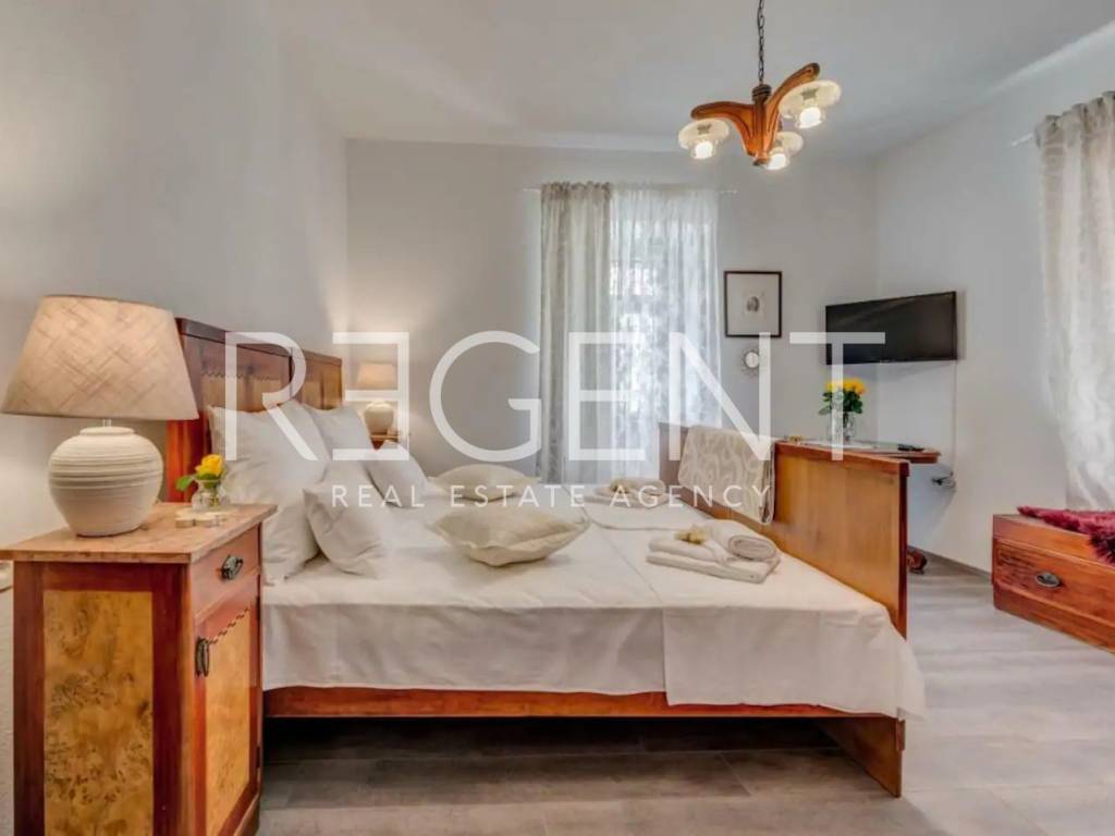 1d535e4a-074c-45e5-8fe7-317615bff5a8