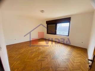 Obiteljska kuca, najam, Jastrebarsko,Centar