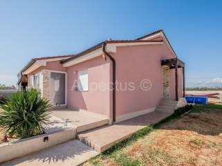 Kuća prizemnica, Prodaja, Pula, Pula