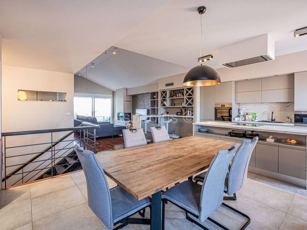 Stan višeetažni, Prodaja, Umag, Umag