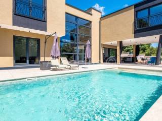 Vila, Prodaja, Pula, Pula