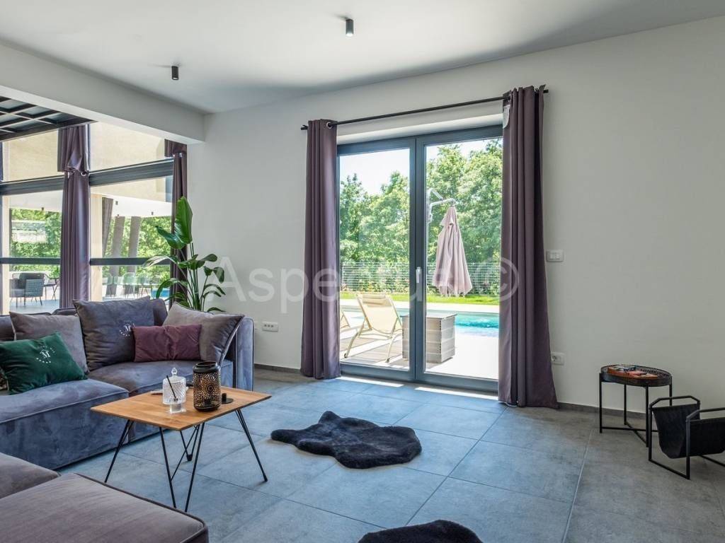 Vila, Prodaja, Pula, Pula