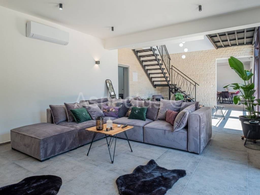 Vila, Prodaja, Pula, Pula