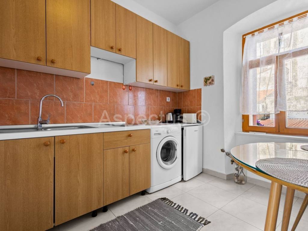 Stan u zgradi, Najam, Pula, Pula