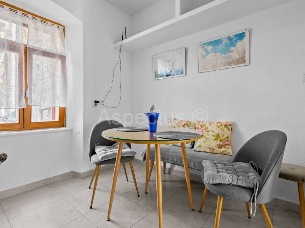 Stan u zgradi, Najam, Pula, Pula