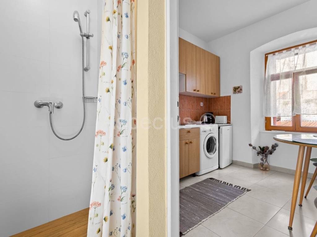 Stan u zgradi, Najam, Pula, Pula