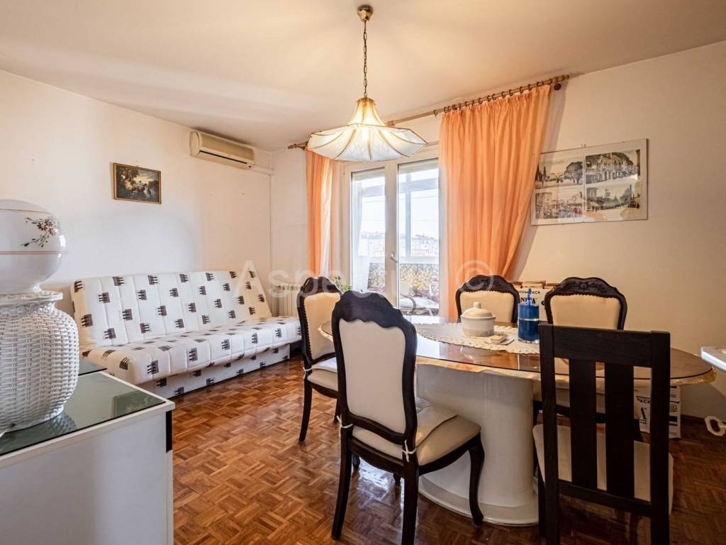 Stan u zgradi, Prodaja, Pula, Pula