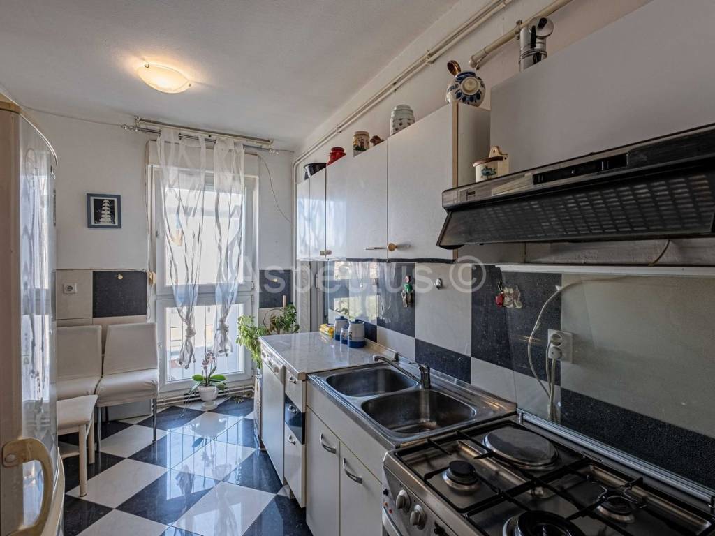 Stan u zgradi, Prodaja, Pula, Pula