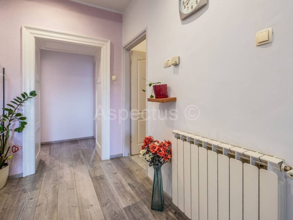 Stan u starijoj zgradi, Prodaja, Pula, Pula