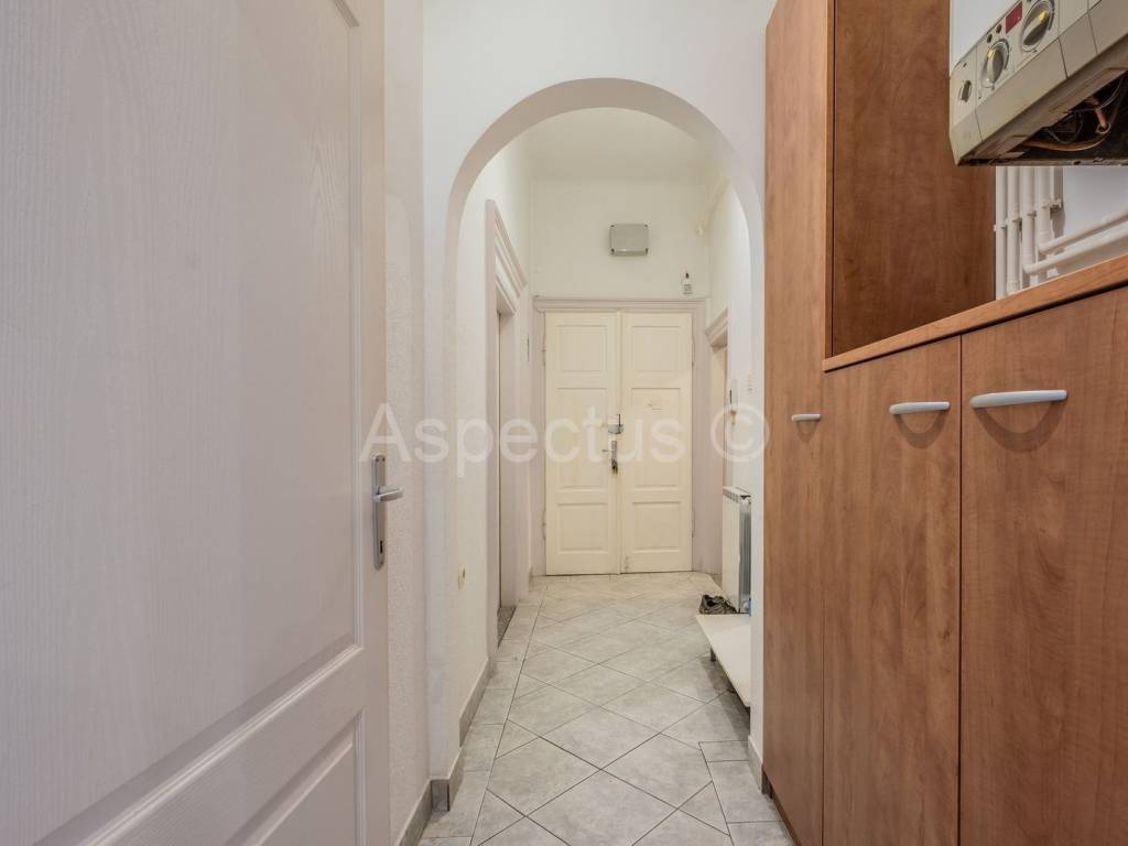 Stan u starijoj zgradi, Prodaja, Pula, Pula