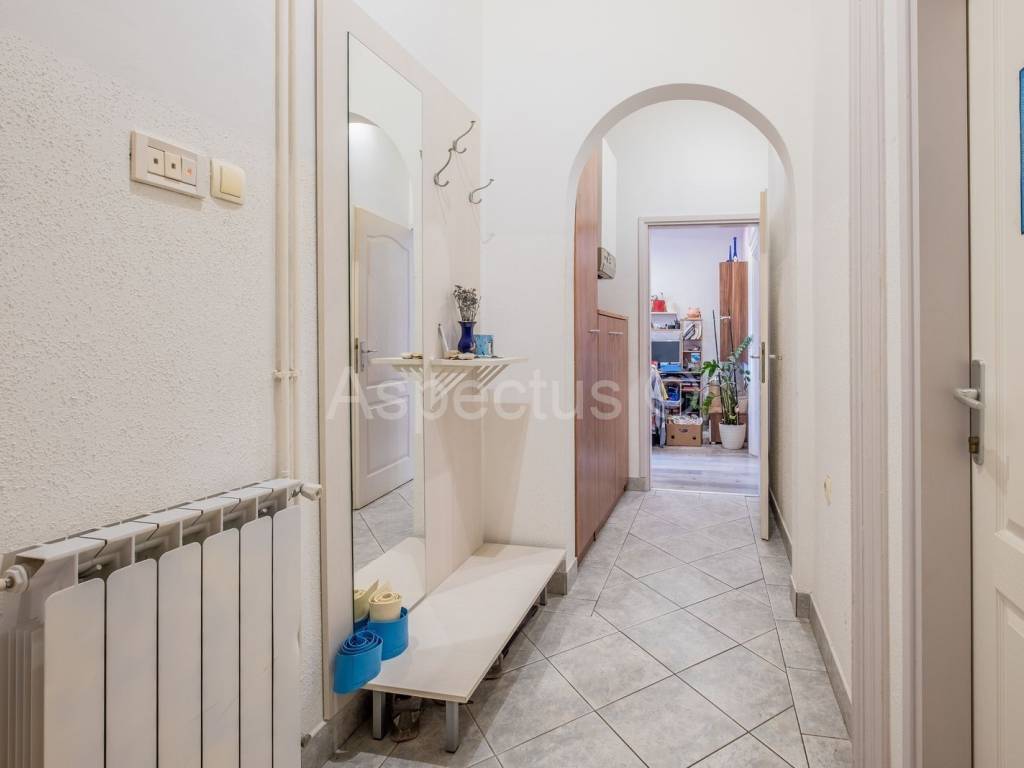 Stan u starijoj zgradi, Prodaja, Pula, Pula