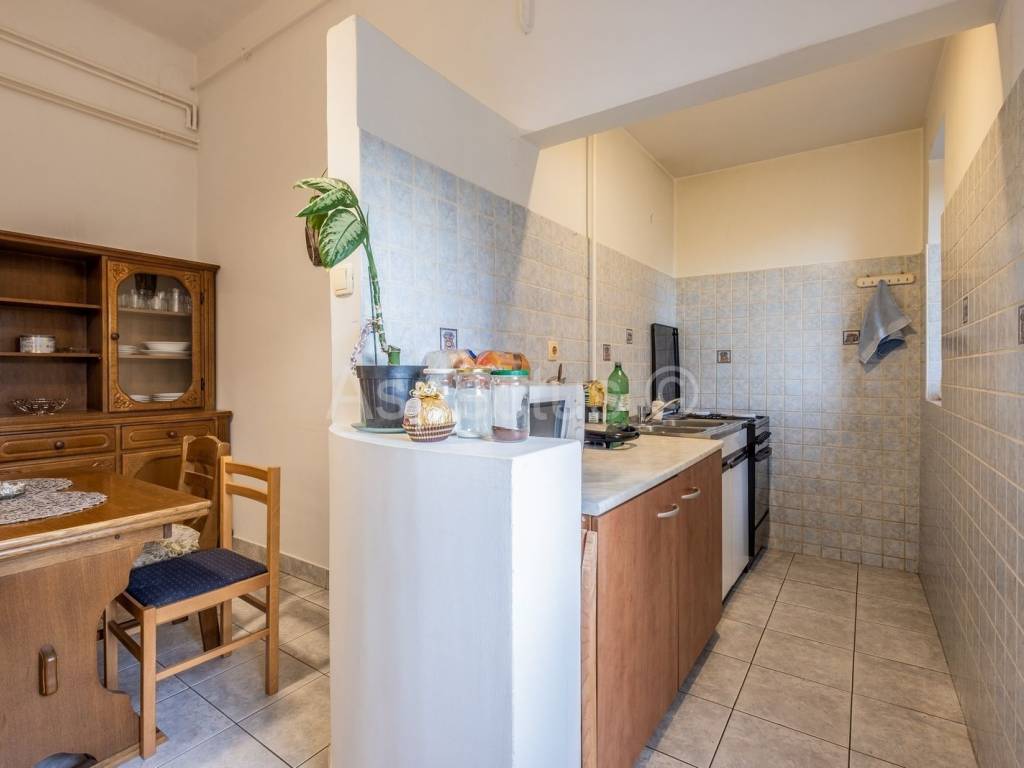 Stan u starijoj zgradi, Prodaja, Pula, Pula