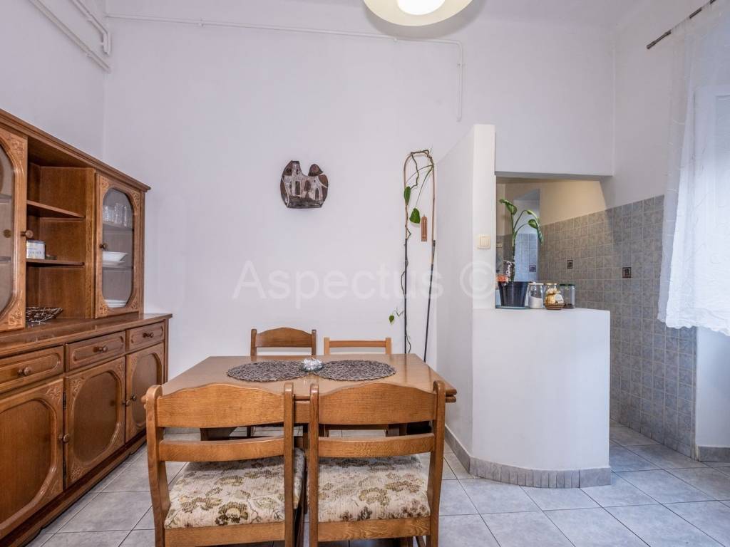 Stan u starijoj zgradi, Prodaja, Pula, Pula