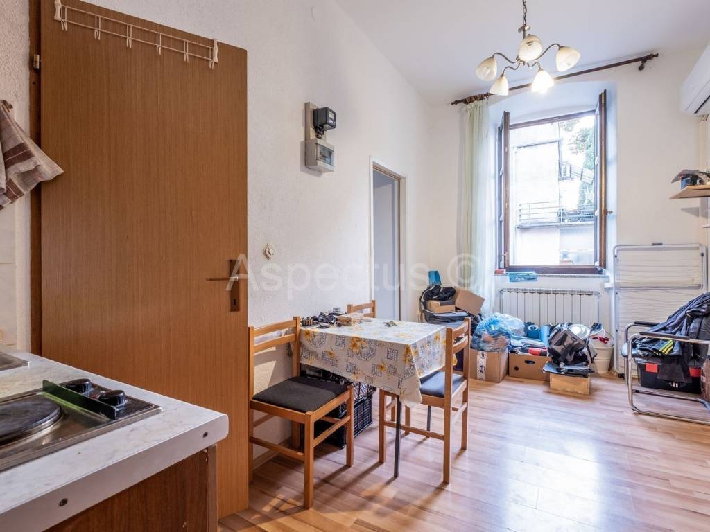 Stan u starijoj zgradi, Prodaja, Pula, Pula