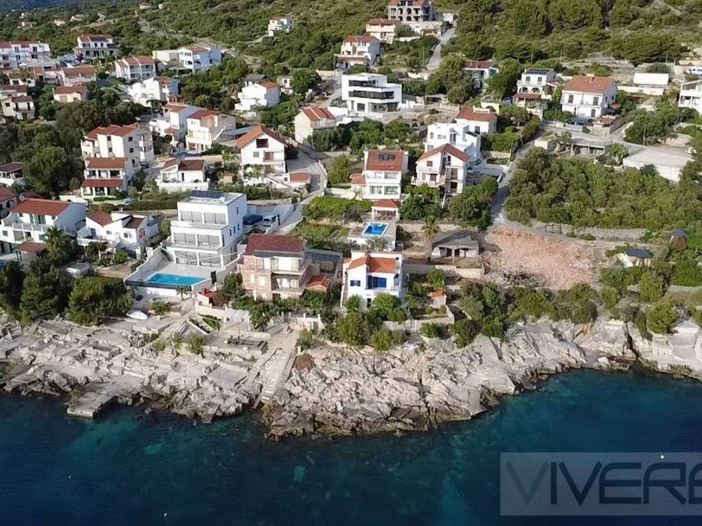 100 meters to the beach