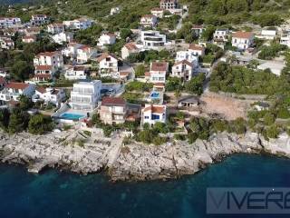 100 meters to the beach