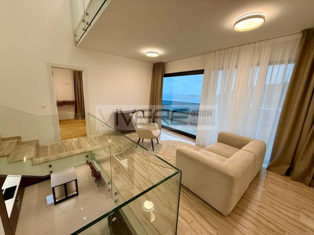 Lounge area on 1st floor