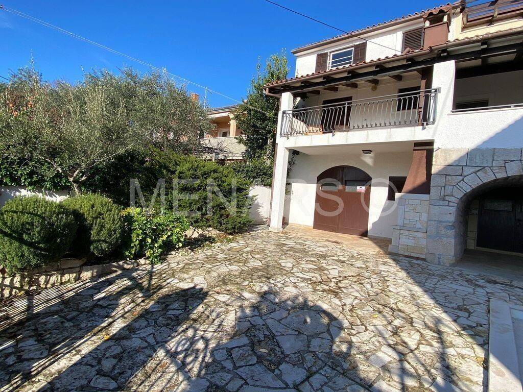 Dvojna kuća, Prodaja, Sveti Lovreč, Perini