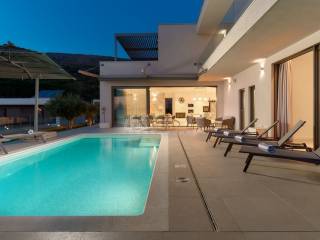 Luksuzna vila, Prodaja, Podstrana, Podstrana