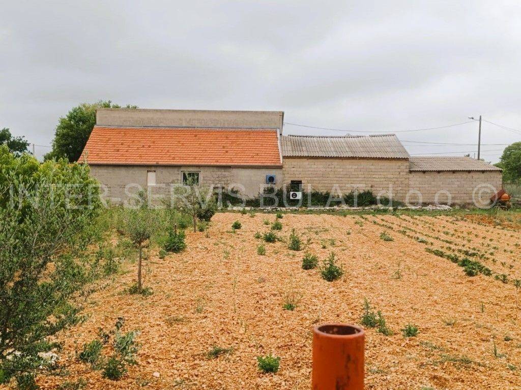 Proizvodni pogon, Prodaja, Drniš, Drniš