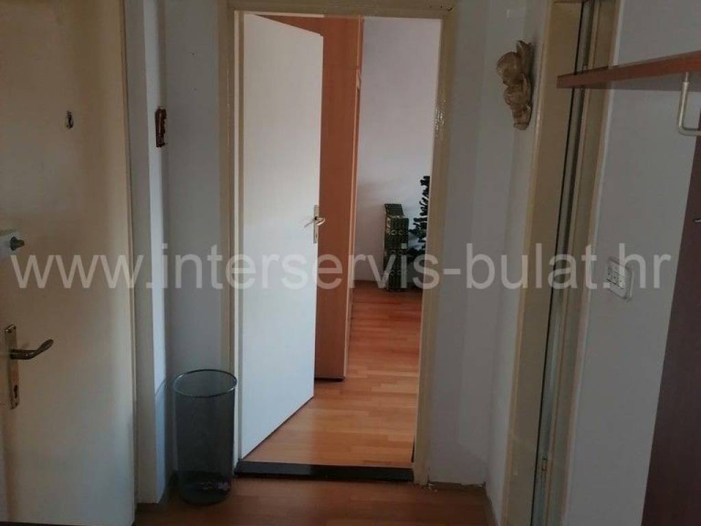 Stan u zgradi, Prodaja, Knin, Knin