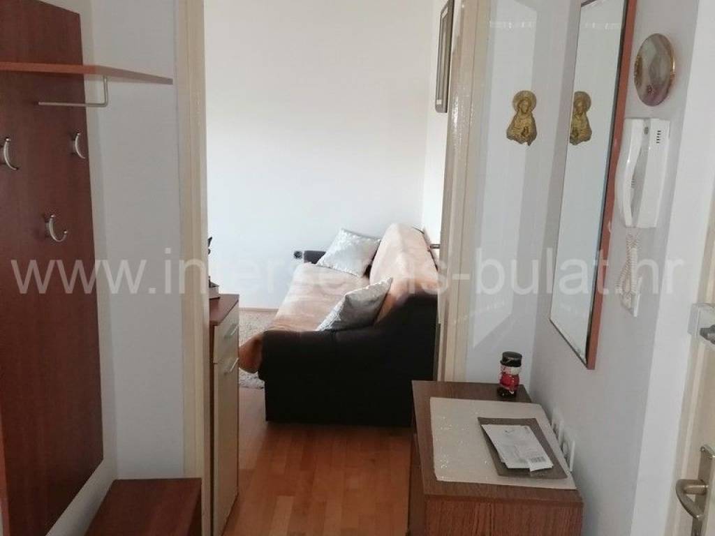 Stan u zgradi, Prodaja, Knin, Knin