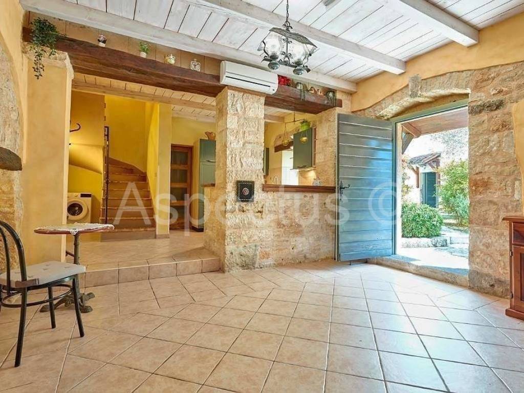 Kamena kuća, Prodaja, Pula, Pula