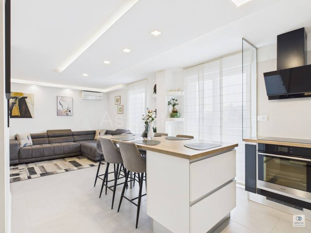 Stan u zgradi, Prodaja, Pula, Pula