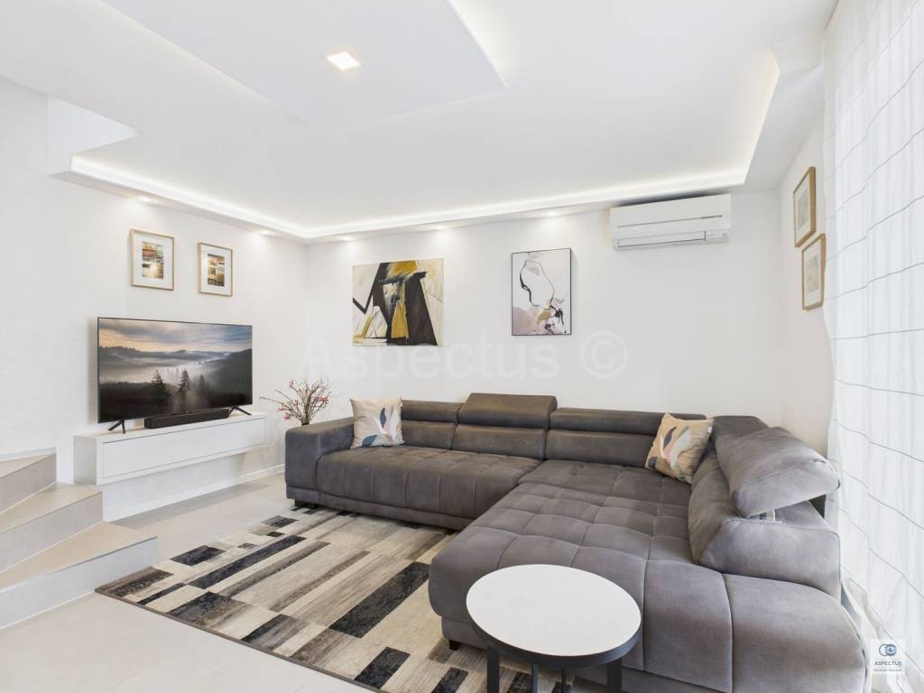 Stan u zgradi, Prodaja, Pula, Pula