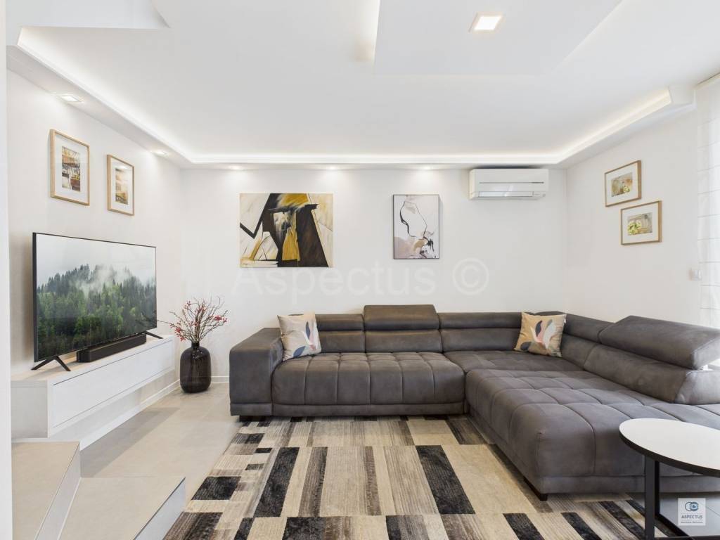 Stan u zgradi, Prodaja, Pula, Pula