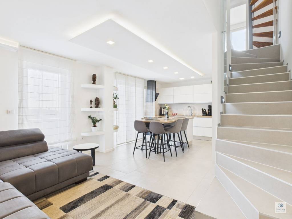 Stan u zgradi, Prodaja, Pula, Pula